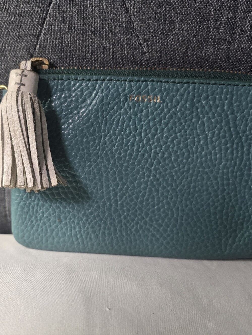 Fossil* Tara Wristlet* Teal Pebbled Leather* Gold Embossed Logo * Wallet Clutch